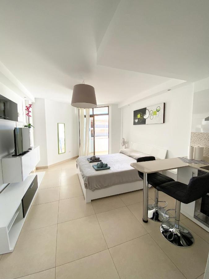 Aloha Summerland Vip Studio Sea & Pool View لوس كريستيانوس المظهر الخارجي الصورة