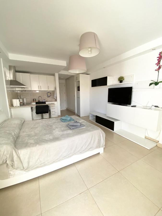 Aloha Summerland Vip Studio Sea & Pool View لوس كريستيانوس المظهر الخارجي الصورة